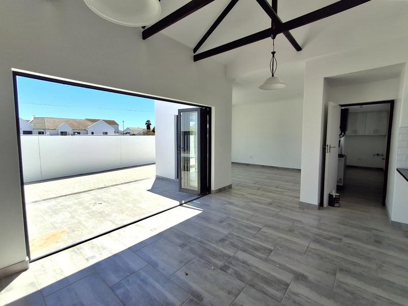 To Let 3 Bedroom Property for Rent in Britannia Bay Western Cape